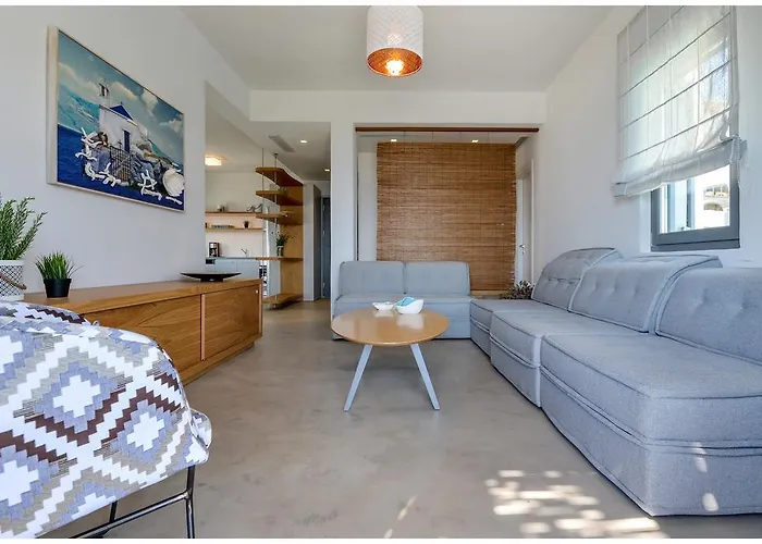 San Villa Ájosz Romanósz